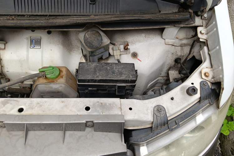 Used Jinbei New Hiace X30L 2016 1.5L Business Edition DLCG14 Engine Bay Left