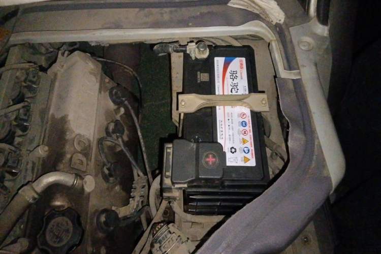 Used Jinbei New Hiace X30L 2016 1.5L Business Edition DLCG14 Engine Bay Left