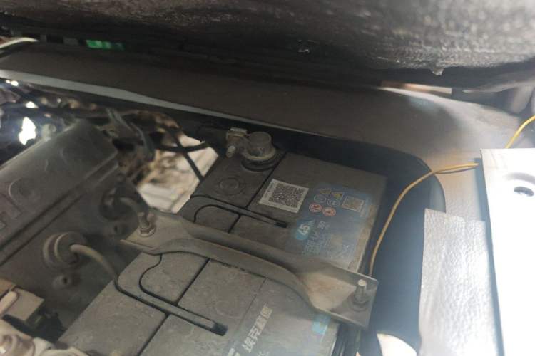 Used Jinbei New Hiace X30L 2016 1.3L Wealth Edition Van DLCG12 Engine Bay Left