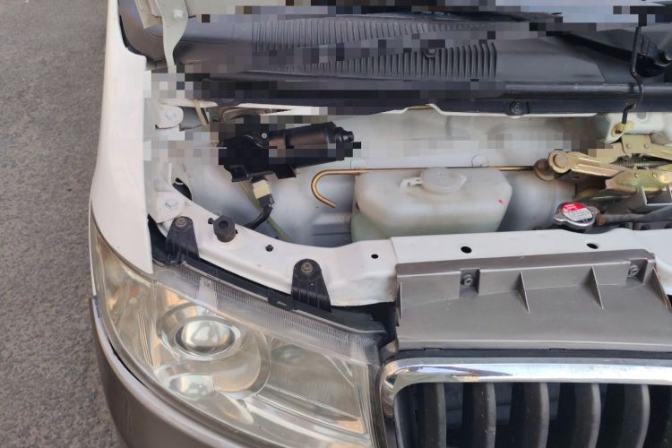 Used Jinbei New Hiace X30L 2016 1.5L Wealth Edition Natural Gas DLCG14 Engine Bay Right