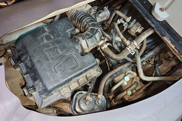 Used Jinbei New Hiace X30L 2016 1.3L Wealth Edition DLCG12 Engine Bay Right