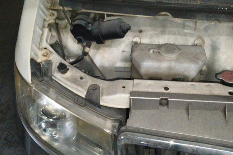 Used Jinbei New Hiace X30L 2016 1.5L Wealth Edition Van DLCG14 Engine Bay Right