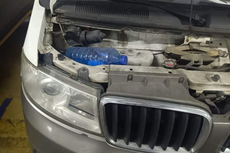 Used Jinbei New Hiace X30L 2016 1.5L Wealth Edition DLCG14 Engine Bay Right
