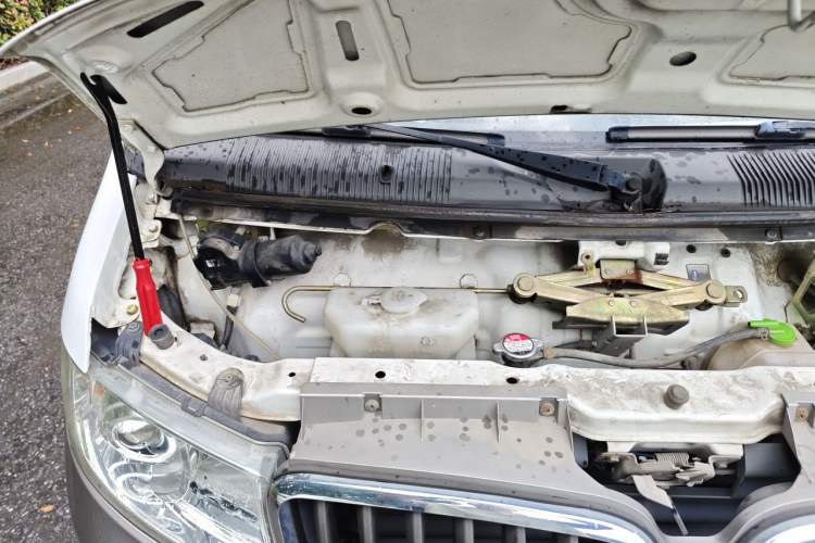 Used Jinbei New Hiace X30L 2016 1.5L Wealth Edition DLCG14 Engine Bay Right