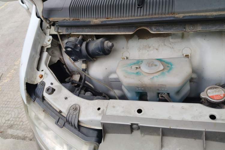 Used Jinbei New Hiace X30L 2016 1.5L Wealth Edition Van DLCG14 Engine Bay Right