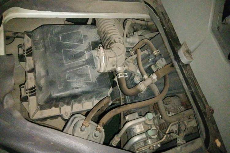 Used Jinbei New Hiace X30L 2016 1.5L Business Edition DLCG14 Engine Bay Right