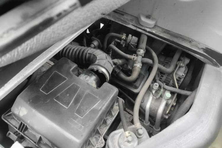 Used Jinbei New Hiace X30L 2016 1.5L Wealth Edition DLCG14 Engine Bay Right