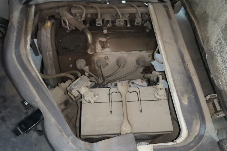 Used Jinbei New Hiace X30L 2016 1.5L Business Edition DLCG14 Engine Bay