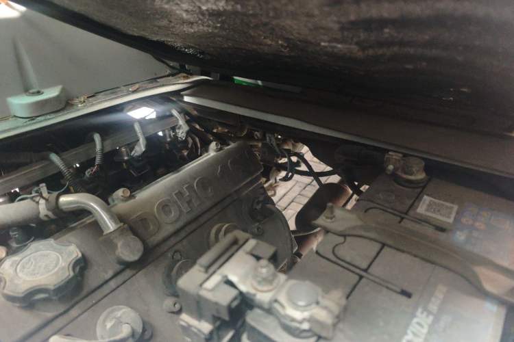 Used Jinbei New Hiace X30L 2016 1.3L Wealth Edition Van DLCG12 Engine Bay