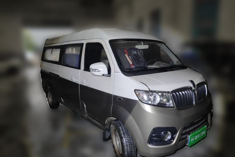 Used Jinbei New Hiace X30L 2016 1.5L Wealth Edition DLCG14 Front Right 45 Deg