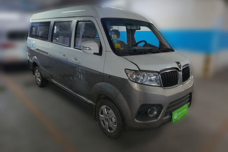 Used Jinbei New Hiace X30L 2016 1.5L Wealth Edition DLCG14 Front Right 45 Deg