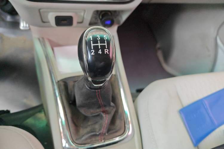 Used Jinbei New Hiace X30L 2016 1.5L Wealth Edition Van DLCG14 Gear Lever
