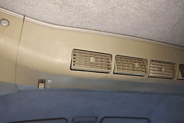 Used Jinbei New Hiace X30L 2016 1.3L Wealth Edition DLCG12 Headliner