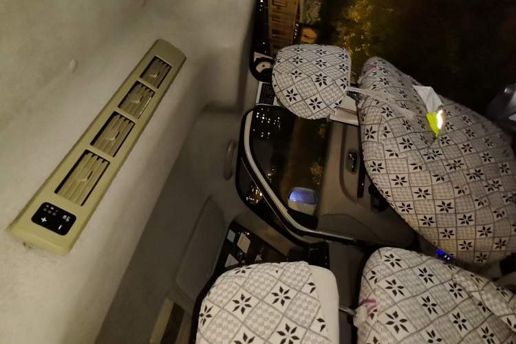 Used Jinbei New Hiace X30L 2016 1.5L Wealth Edition DLCG14 Headliner