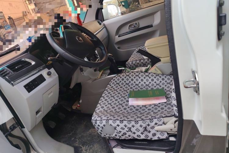 Used Jinbei New Hiace X30L 2016 1.5L Wealth Edition Natural Gas DLCG14 Left Front Seat