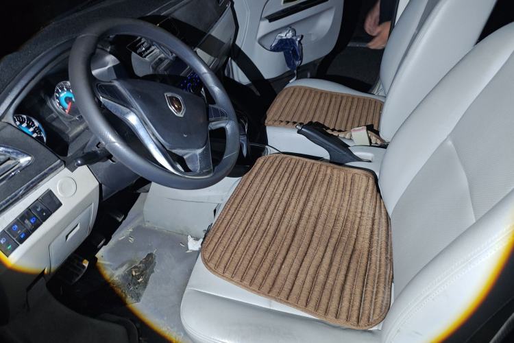 Used Jinbei New Hiace X30L 2016 1.3L Wealth Edition Van DLCG12 Left Front Seat