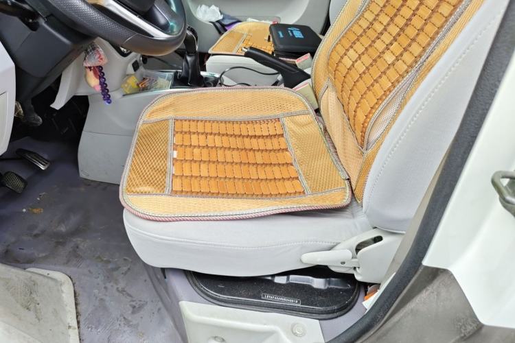 Used Jinbei New Hiace X30L 2016 1.5L Wealth Edition DLCG14 Left Front Seat