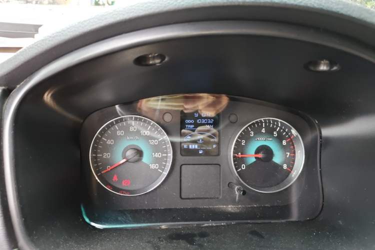 Used Jinbei New Hiace X30L 2016 1.5L Wealth Edition DLCG14 Odometer Close Up