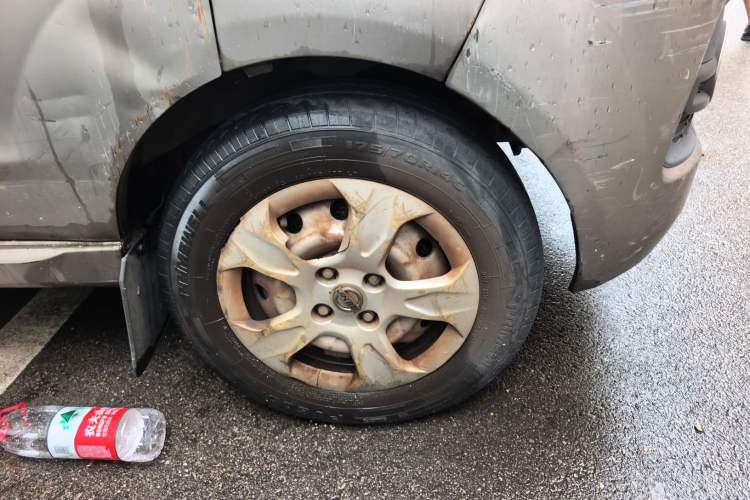 Used Jinbei New Hiace X30L 2016 1.5L Wealth Edition DLCG14 Right Front Wheel Hub