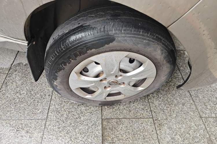 Used Jinbei New Hiace X30L 2016 1.5L Wealth Edition Van DLCG14 Right Front Wheel Hub