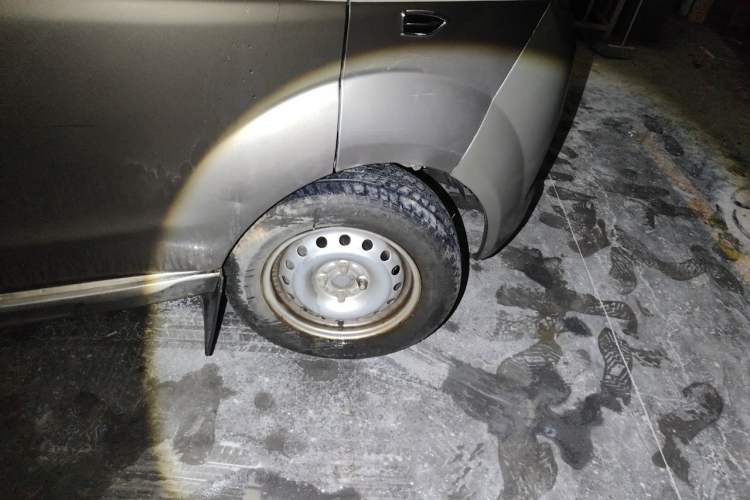 Used Jinbei New Hiace X30L 2016 1.5L Wealth Edition DLCG14 Right Front Wheel Hub