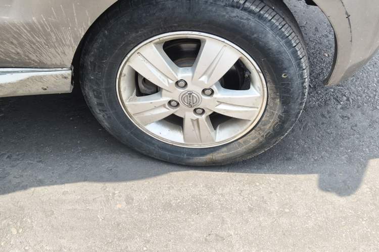Used Jinbei New Hiace X30L 2016 1.5L Wealth Edition Van DLCG14 Right Front Wheel Hub