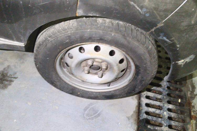 Used Jinbei New Hiace X30L 2016 1.5L Wealth Edition Van DLCG14 Right Front Wheel Hub