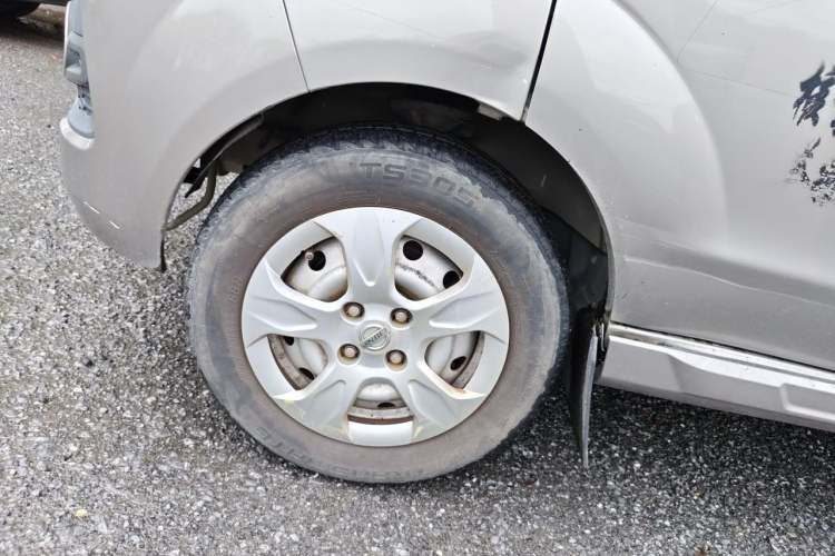 Used Jinbei New Hiace X30L 2016 1.5L Wealth Edition DLCG14 Right Front Wheel Hub