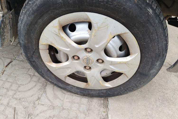 Used Jinbei New Hiace X30L 2016 1.5L Wealth Edition Van DLCG14 Right Front Wheel Hub
