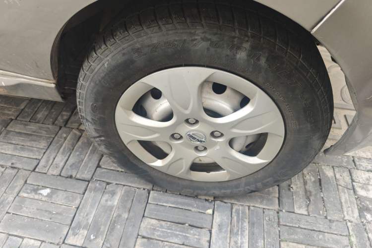 Used Jinbei New Hiace X30L 2016 1.3L Wealth Edition Van DLCG12 Right Front Wheel Hub