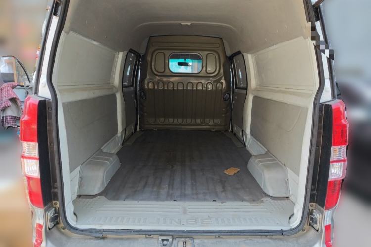 Used Jinbei New Hiace X30L 2016 1.5L Wealth Edition Van DLCG14 Trunk