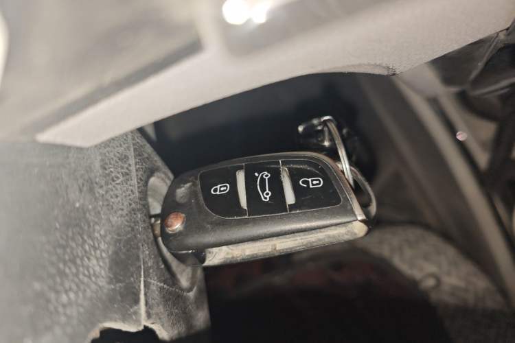 Used Jinbei New Hiace X30L 2016 1.5L Business Edition DLCG14 Vehicle Key