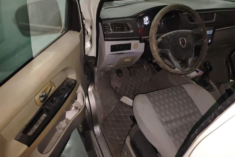 Used Jinbei New Hiace X30L 2016 1.5L Wealth Edition Van DLCG14 Driver Seat