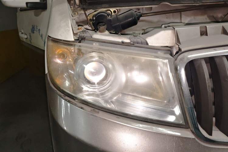 Used Jinbei New Hiace X30L 2016 1.5L Wealth Edition Van DLCG14 Right Front Headlight