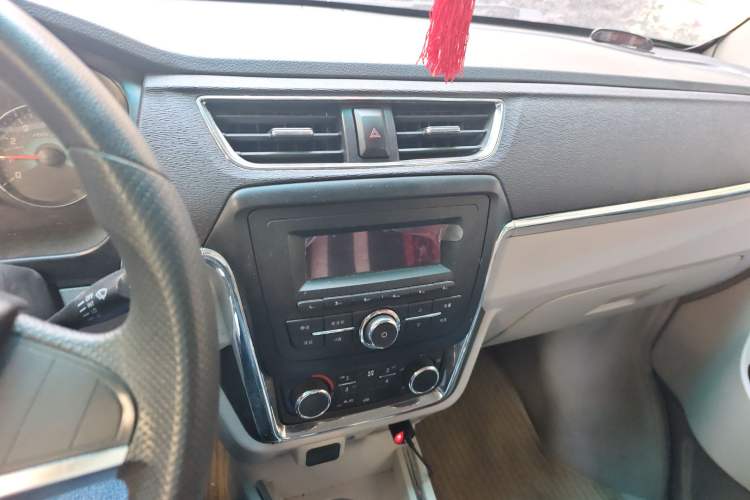 Used Jinbei New Hiace X30L 2016 1.5L Wealth Edition DLCG14 Audio And AC Panel