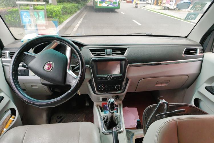 Used Jinbei New Hiace X30L 2016 1.5L Wealth Edition DLCG14 Center Console