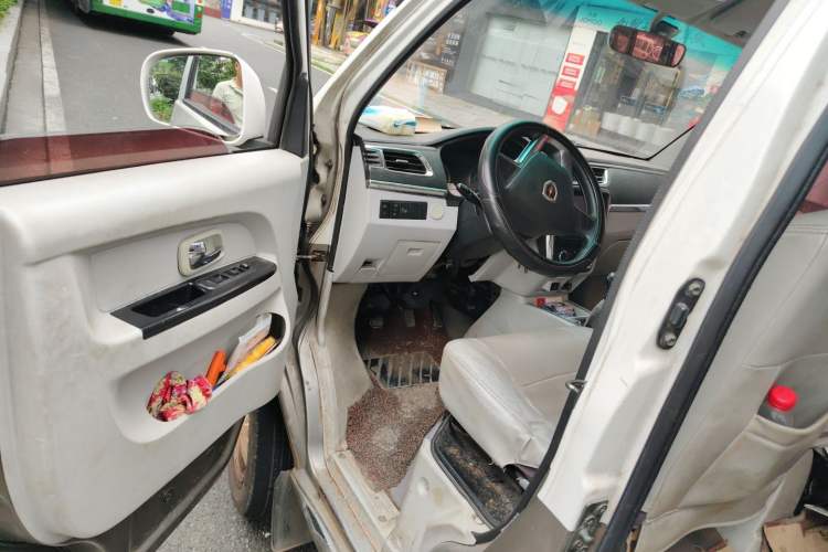 Used Jinbei New Hiace X30L 2016 1.5L Wealth Edition DLCG14 Driver Seat