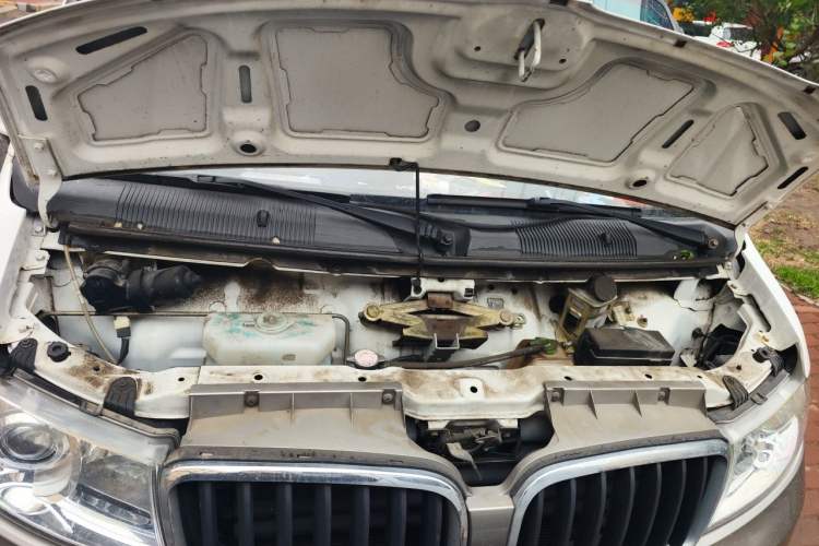 Used Jinbei New Hiace X30L 2016 1.5L Wealth Edition Van DLCG14 Engine Bay