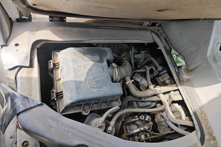 Used Jinbei New Hiace X30L 2016 1.3L Wealth Edition DLCG12 Engine Bay Right