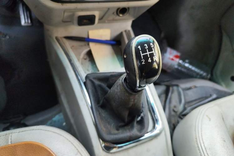 Used Jinbei New Hiace X30L 2016 1.5L Business Edition Van DLCG14 Gear Lever