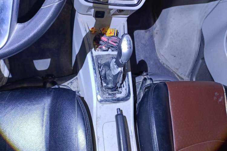 Used Jinbei New Hiace X30L 2016 1.5L Wealth Edition DLCG14 Gear Lever