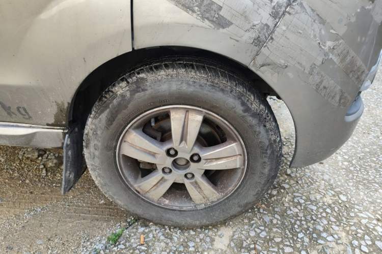 Used Jinbei New Hiace X30L 2016 1.5L Business Edition Van DLCG14 Right Front Wheel Hub