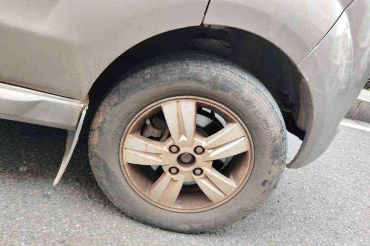Used Jinbei New Hiace X30L 2016 1.5L Wealth Edition DLCG14 Right Front Wheel Hub