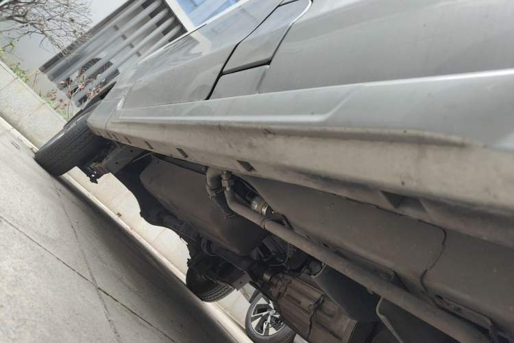 Used Jinbei New Hiace X30L 2016 1.5L Business Edition Natural Gas DLCG14 Chassis Front Right