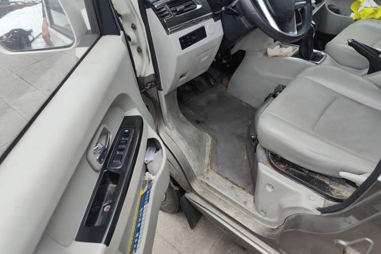 Used Jinbei New Hiace X30L 2016 1.5L Business Edition Natural Gas DLCG14 Driver Seat