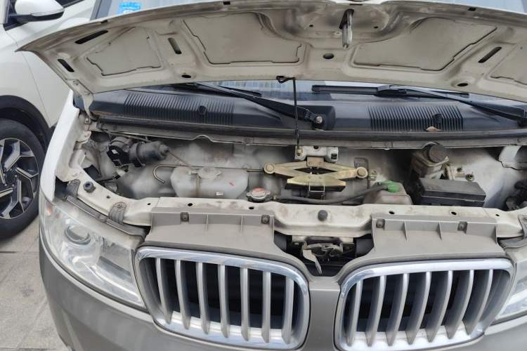Used Jinbei New Hiace X30L 2016 1.5L Business Edition Natural Gas DLCG14 Engine Bay Right