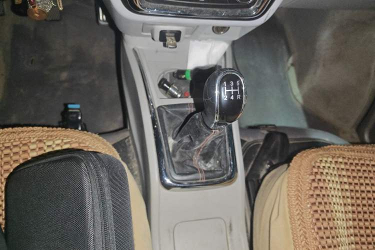 Used Jinbei New Hiace X30L 2016 1.5L Wealth Edition Van DLCG14 Gear Lever