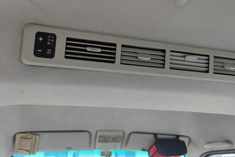 Used Jinbei New Hiace X30L 2016 1.5L Business Edition Natural Gas DLCG14 Headliner
