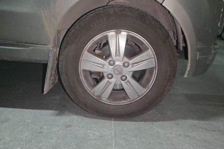 Used Jinbei New Hiace X30L 2016 1.5L Wealth Edition Van DLCG14 Right Front Wheel Hub