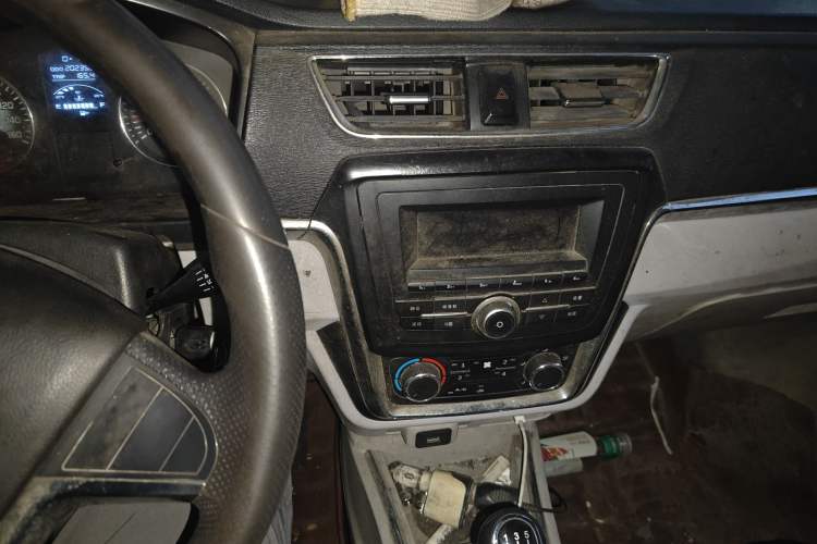 Used Jinbei New Hiace X30L 2016 1.5L Wealth Edition Van DLCG14 Audio And AC Panel